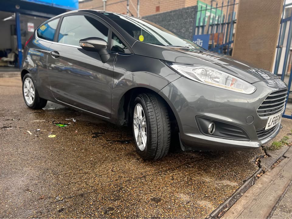 
								Ford Fiesta 1.2 full									