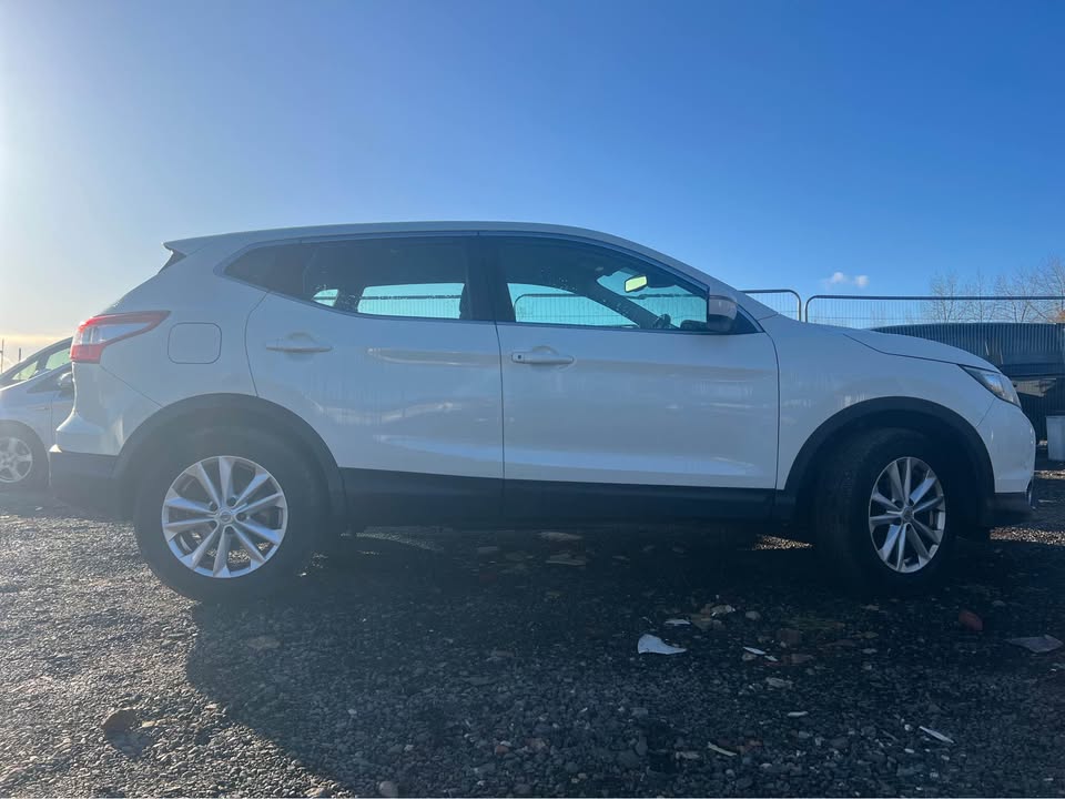 
								Nissan Qashqai 2015 full									