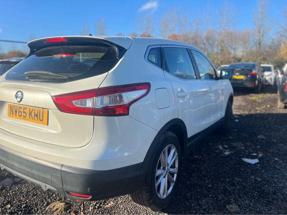 
								Nissan Qashqai 2015 full									