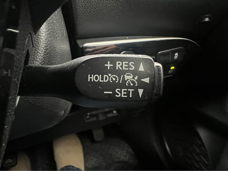 
								Toyota Prius 2020 full									