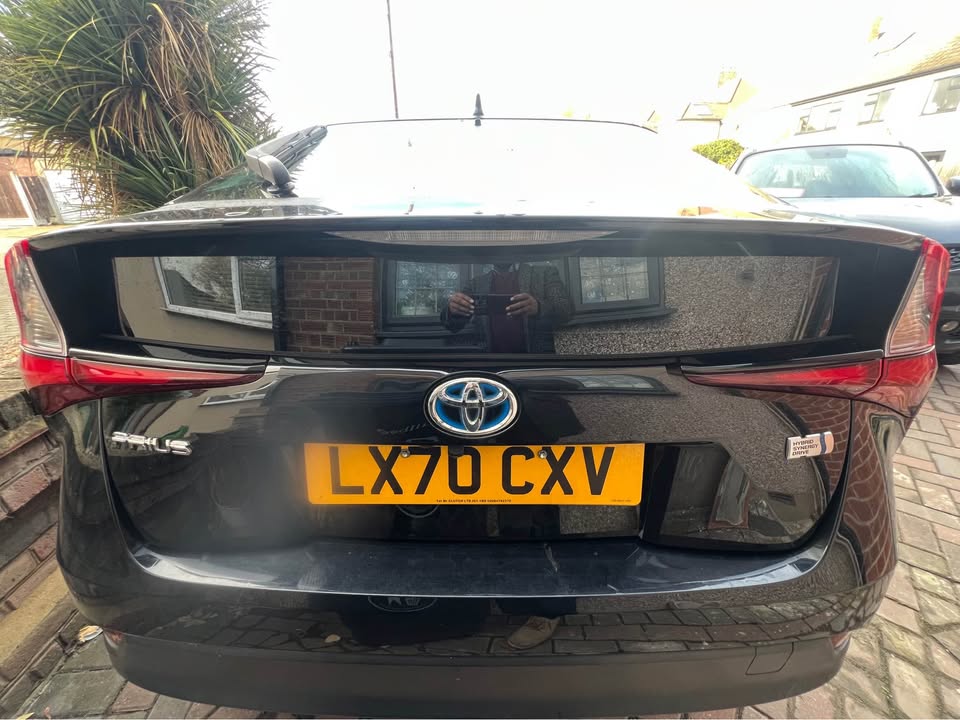 
								Toyota Prius 2020 full									