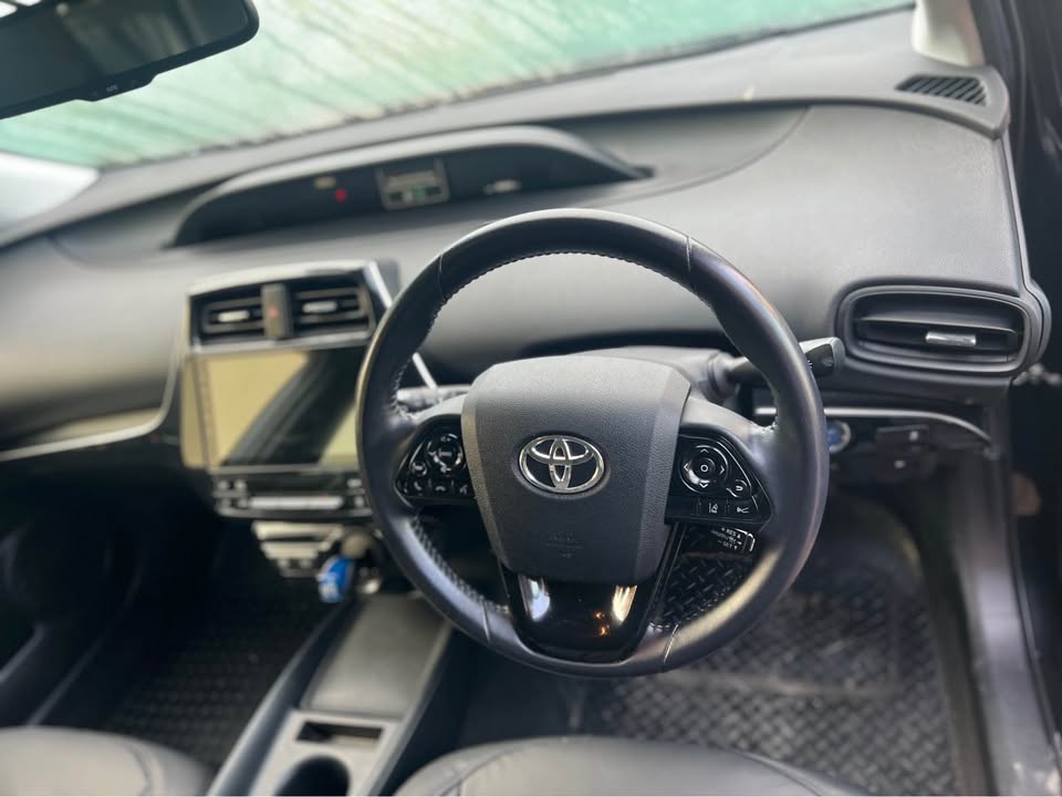 
								Toyota Prius 2020 full									