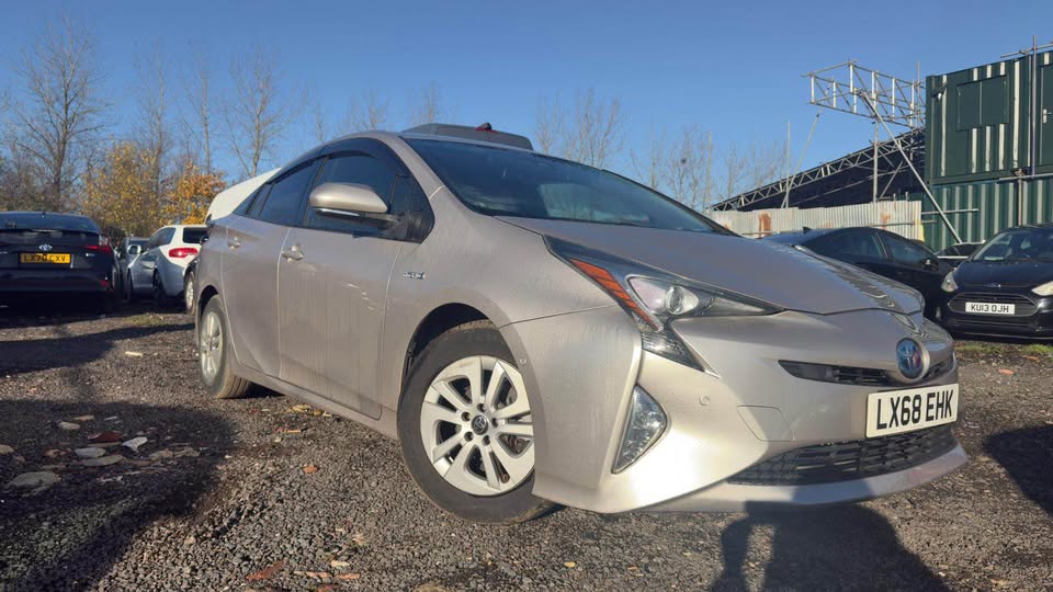 
								Toyota Prius 2018 full									