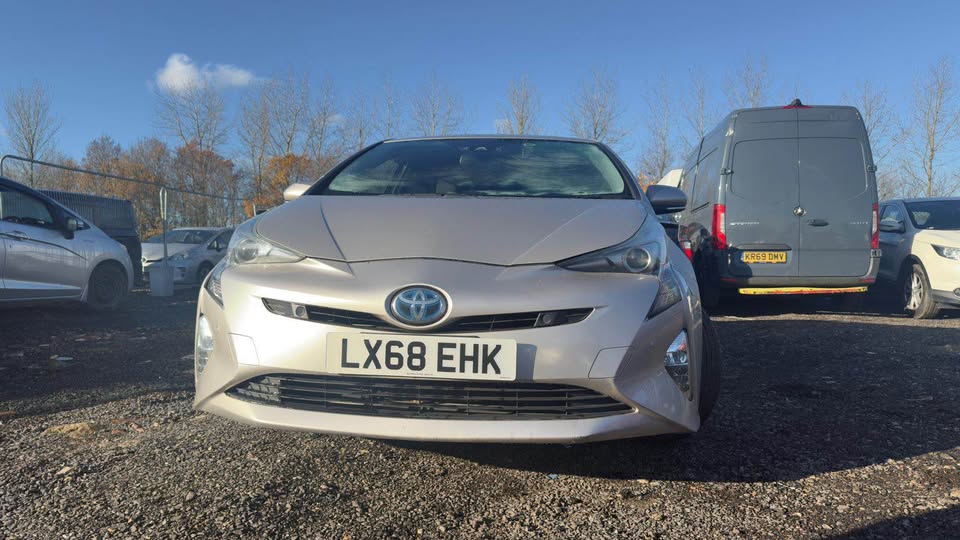 
								Toyota Prius 2018 full									