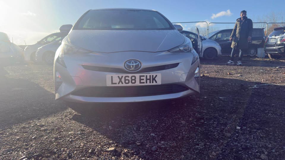 
								Toyota Prius 2018 full									