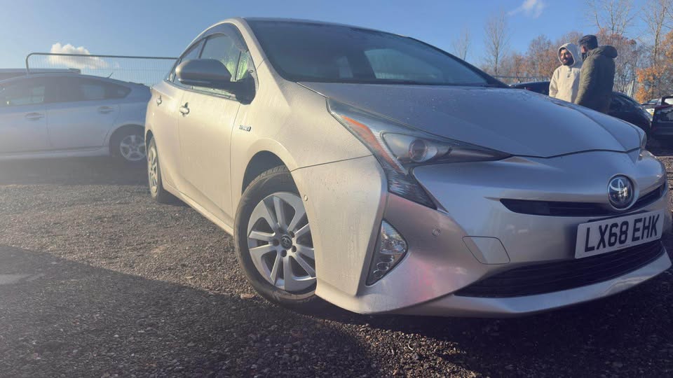 
								Toyota Prius 2018 full									
