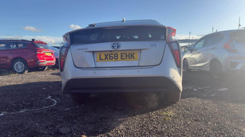 
								Toyota Prius 2018 full									