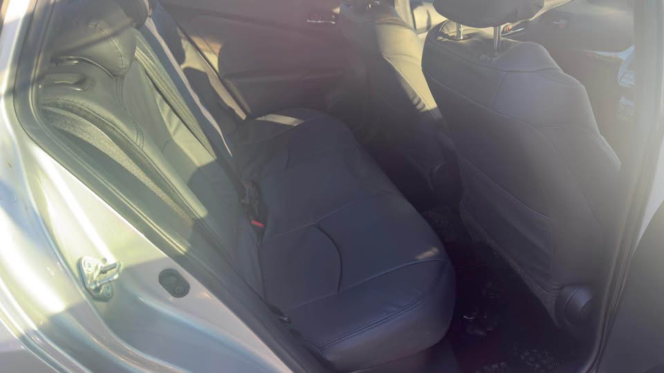 
								Toyota Prius 2018 full									