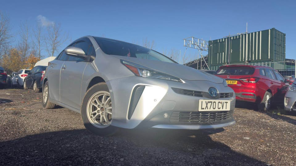 
								Toyota Prius 2020 full									