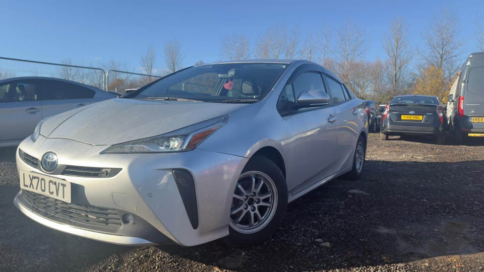 
								Toyota Prius 2020 full									