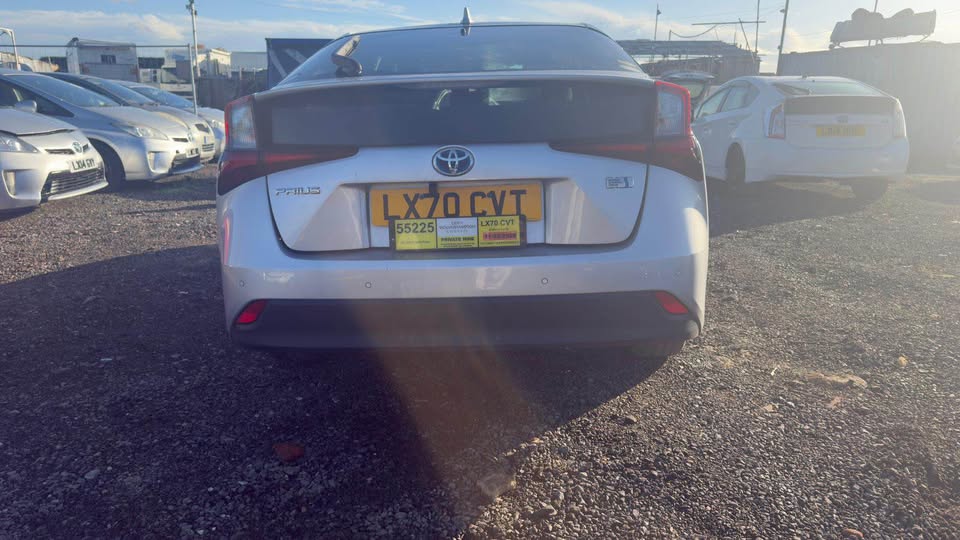 
								Toyota Prius 2020 full									