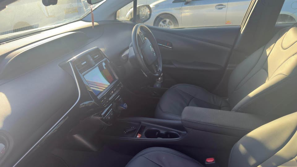 
								Toyota Prius 2020 full									