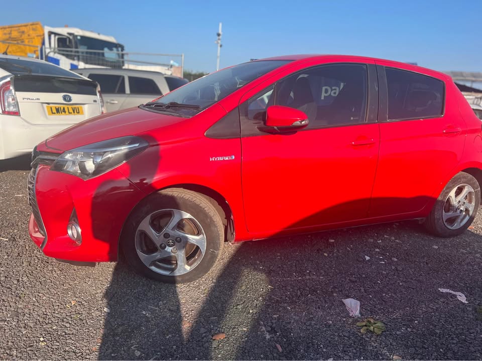 
								Toyota Yaris full									