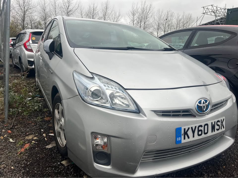 
								Toyota Prius 2010 full									