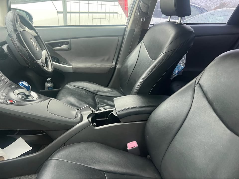 
								Toyota Prius 2010 full									