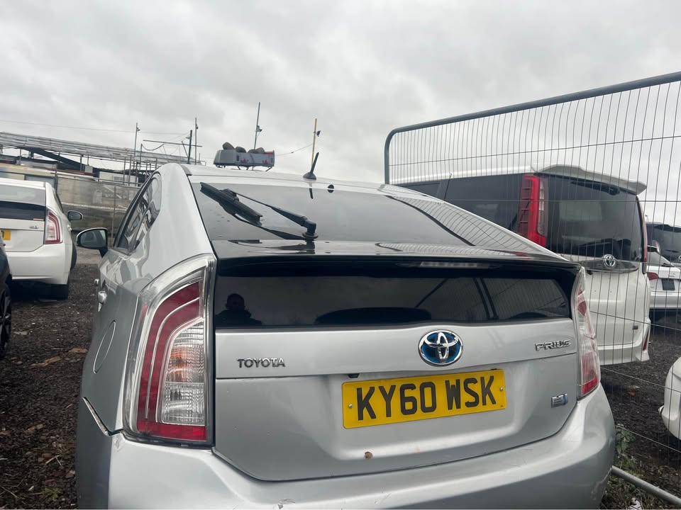 
								Toyota Prius 2010 full									