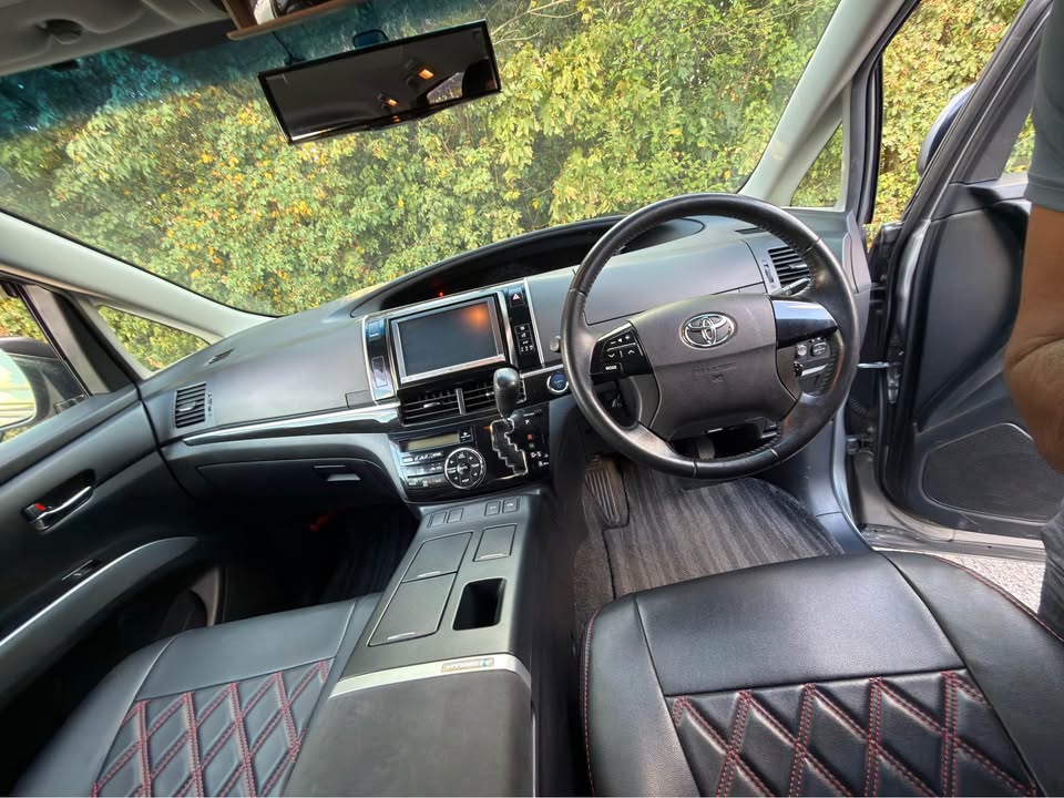 
								2013 Toyota Estima full									