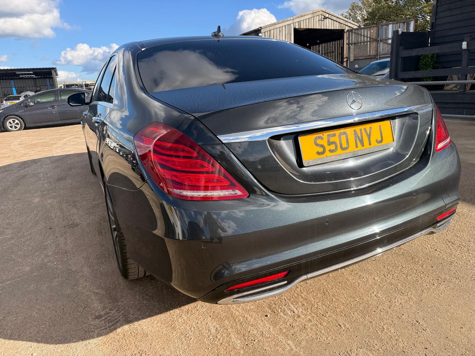 
								Mercedes-Benz S-Class S 350 d AMG Line L Executive Premium full									
