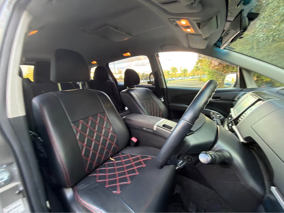 
								2013 Toyota Estima full									