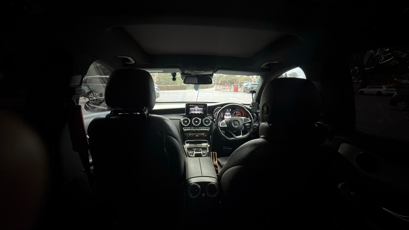 
								Mercedes Glc full									