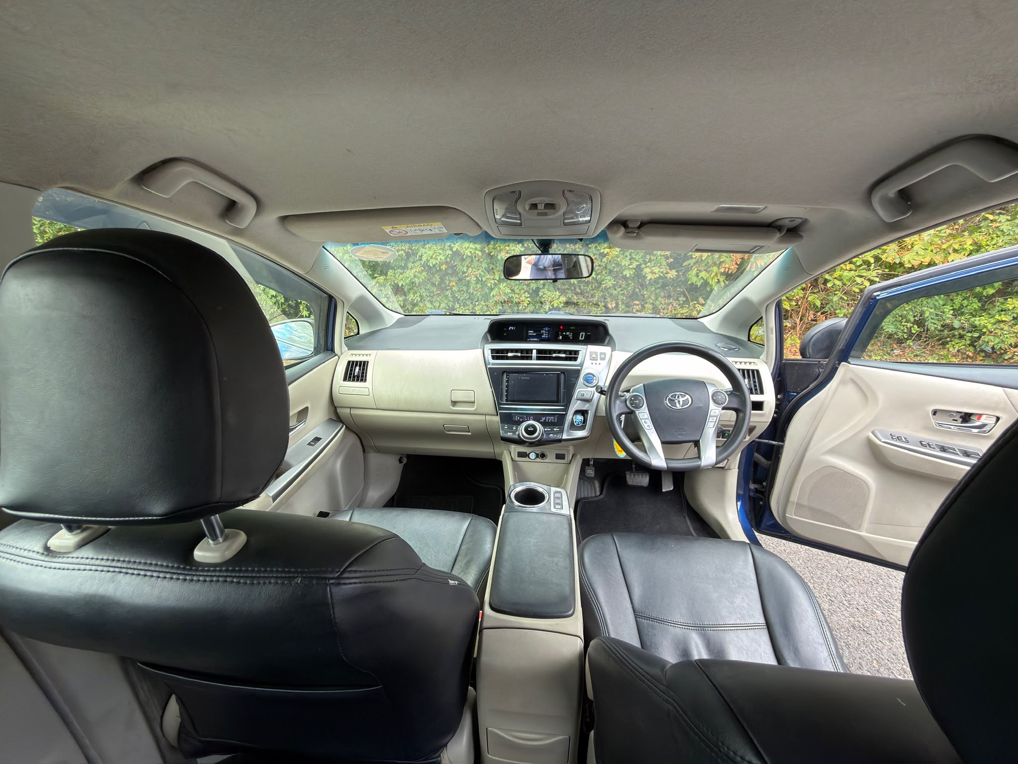 
								Prius plus 5 seater full									
