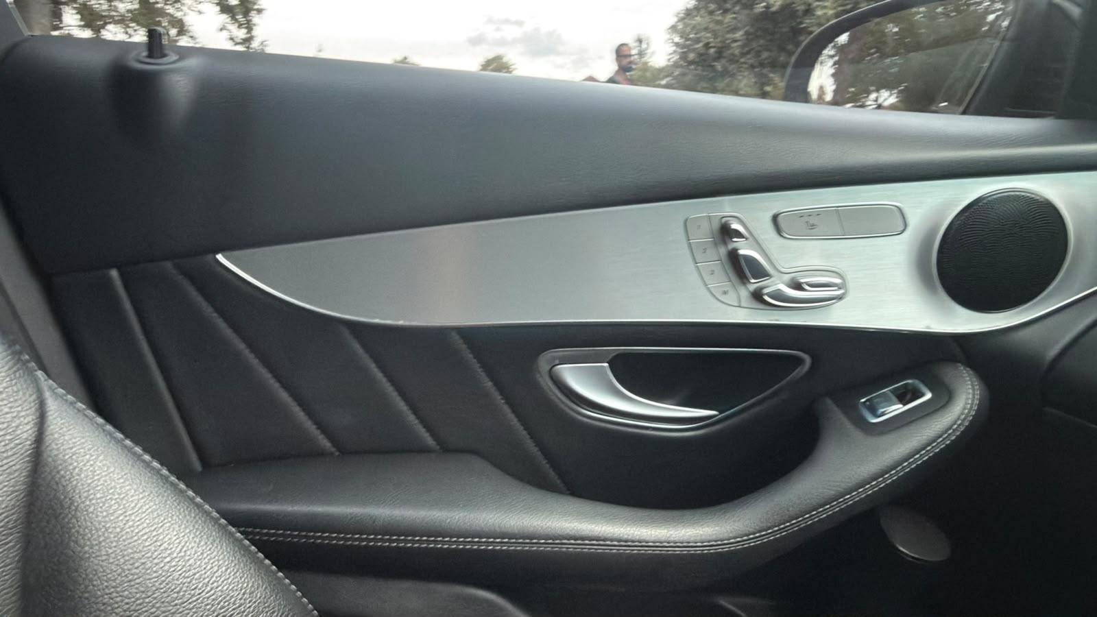 
								Mercedes Glc full									