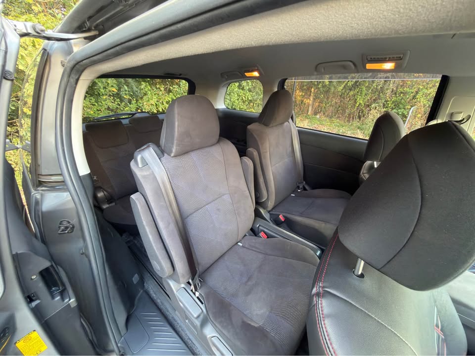 
								2013 Toyota Estima full									