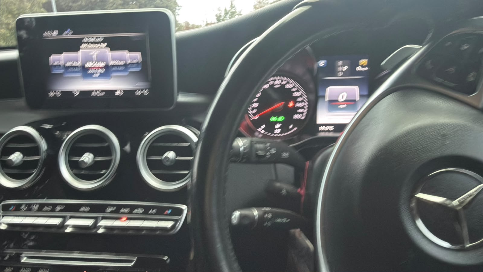 
								Mercedes Glc full									