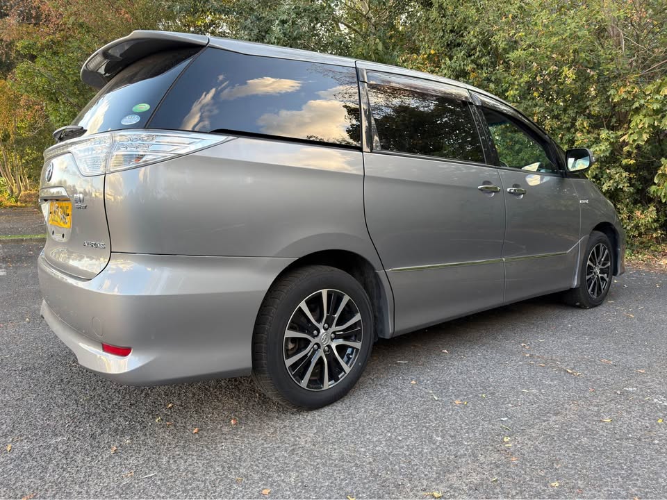 
								2013 Toyota Estima full									