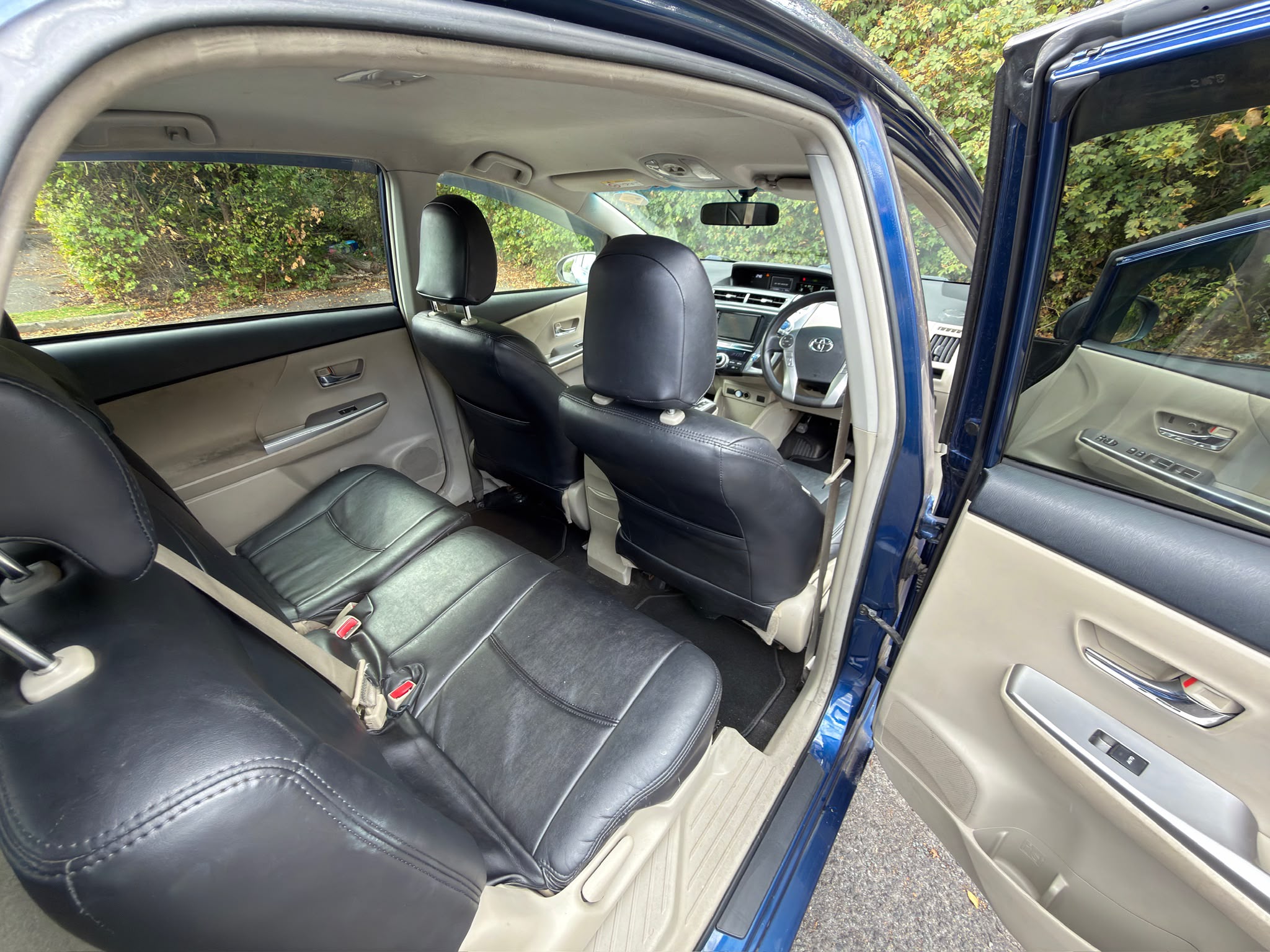 
								Prius plus 5 seater full									