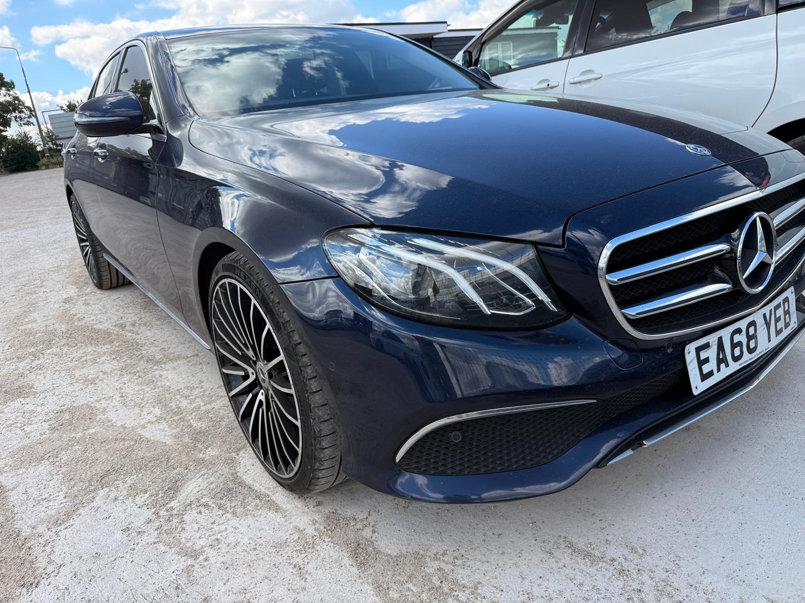 
								Mercedes-Benz E-Class Saloon full									