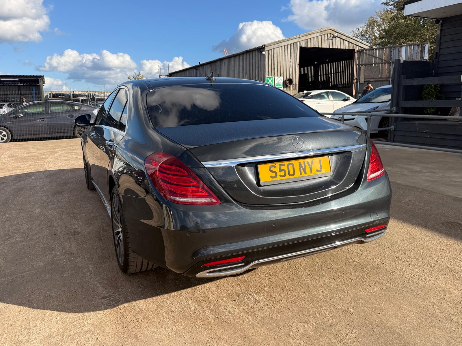 
								Mercedes-Benz S-Class S 350 d AMG Line L Executive Premium full									