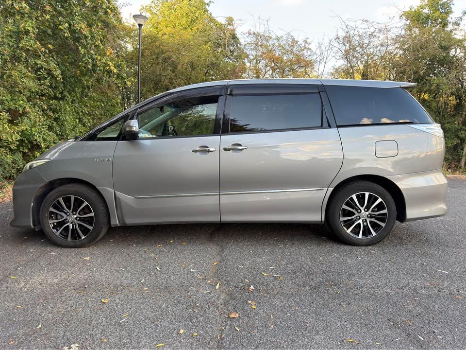 
								2013 Toyota Estima full									