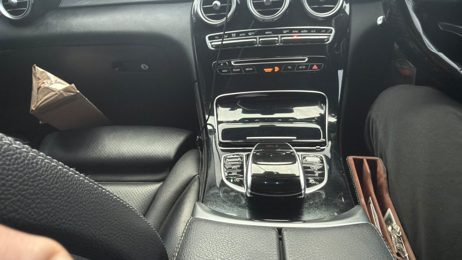 
								Mercedes Glc full									