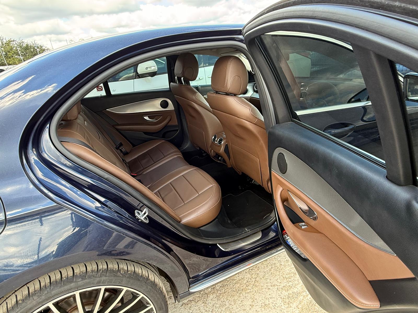 
								Mercedes-Benz E-Class Saloon full									