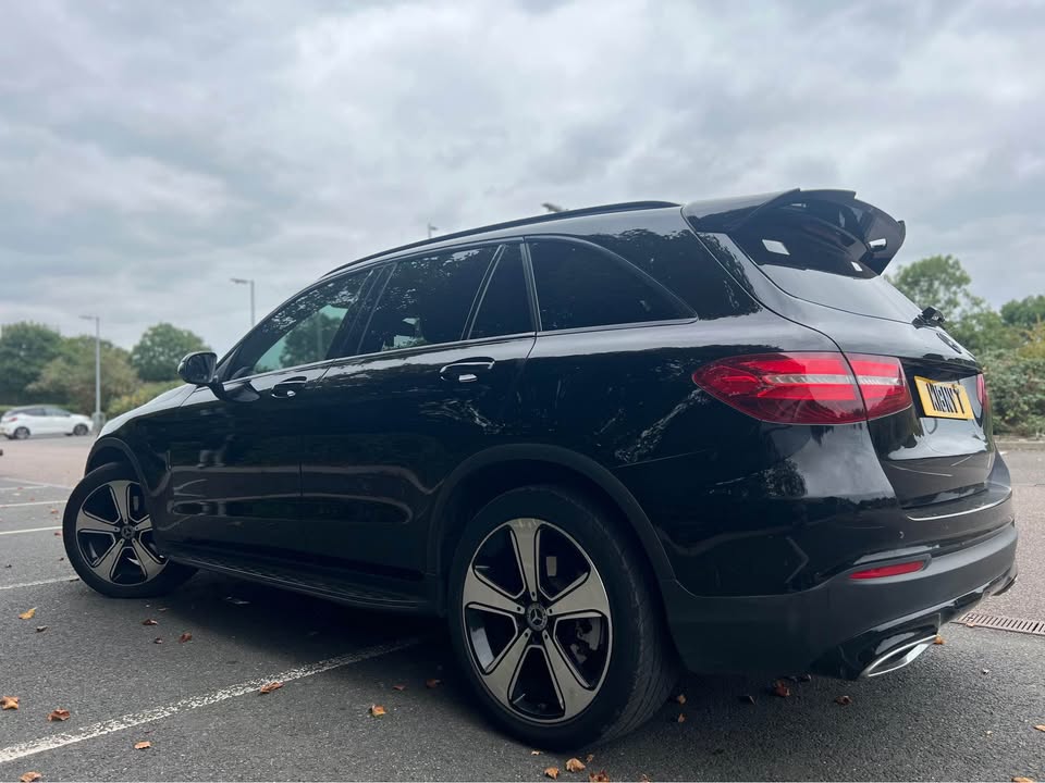 
								Mercedes-Benz GLC Urban Edition full									