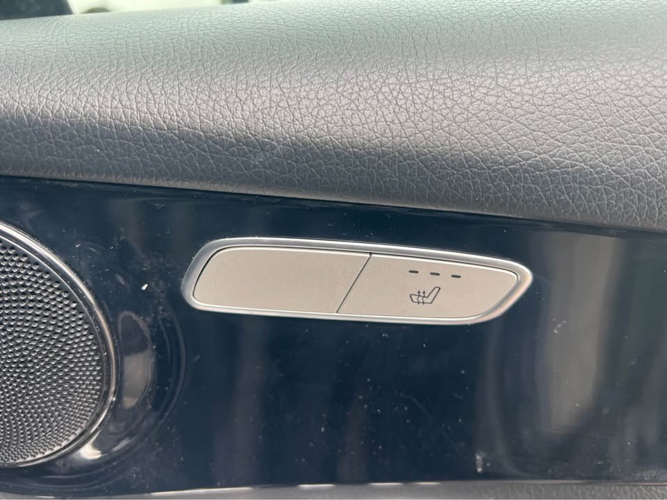 
								Mercedes-Benz GLC Urban Edition full									