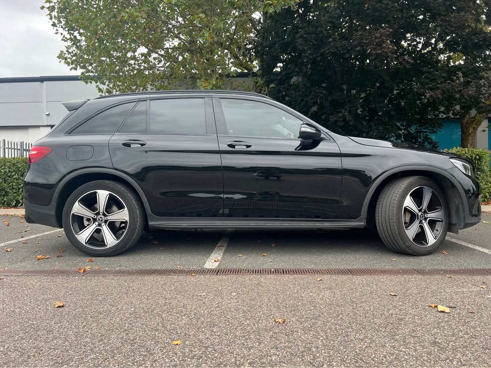 
								Mercedes-Benz GLC Urban Edition full									