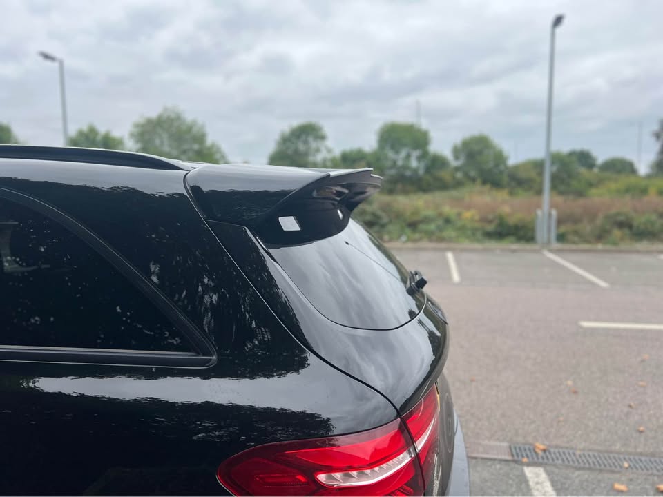 
								Mercedes-Benz GLC Urban Edition full									